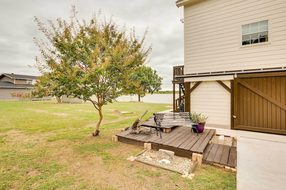 Lake Granbury Fishing Escape w/ Dock & Kayaks! view 4