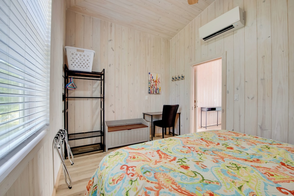 Beach & Dock Access: Lanark Village Escape!