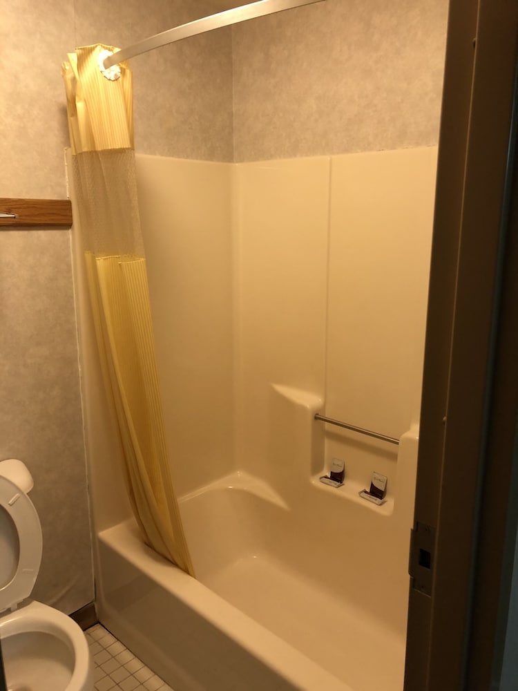 Denison Inn & Suites