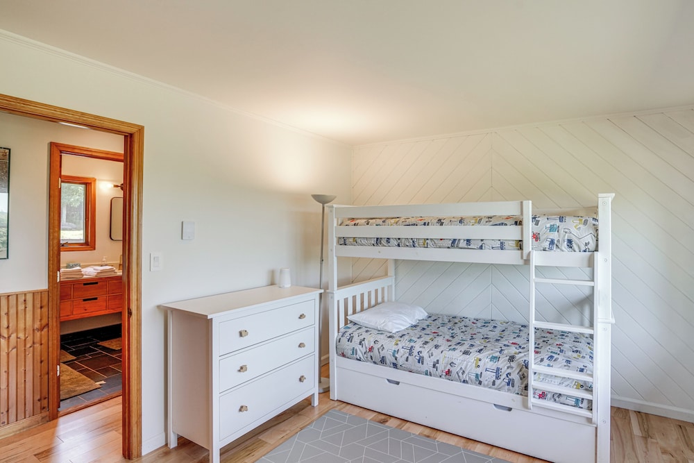 3 Mi Windham Mtn Club: Family Home w/ Yard
