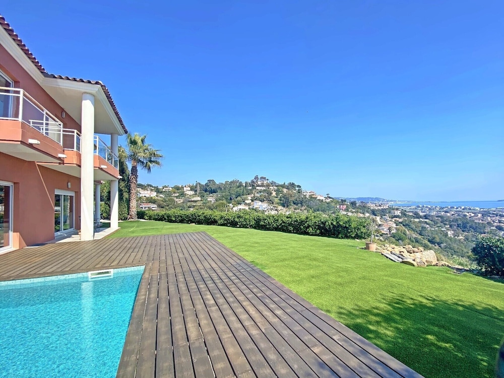 Villa vue mer Mandelieu by ESTATESCANNES view 4