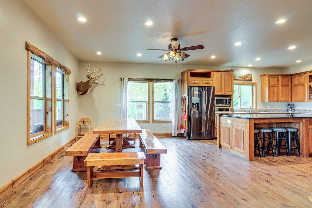 Brian Head Cabin < 1 Mi to Resort: Ski + Mtn Bike