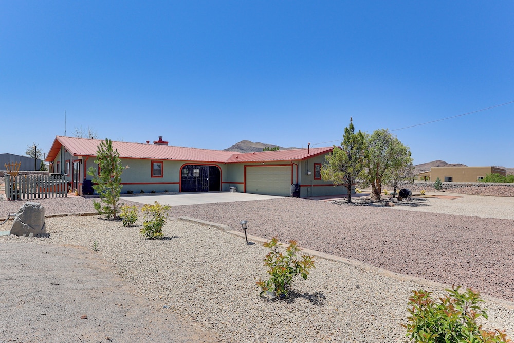 Walk to State Park: Secluded Retreat in Las Cruces