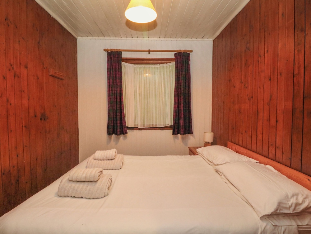 Lodge 5 -