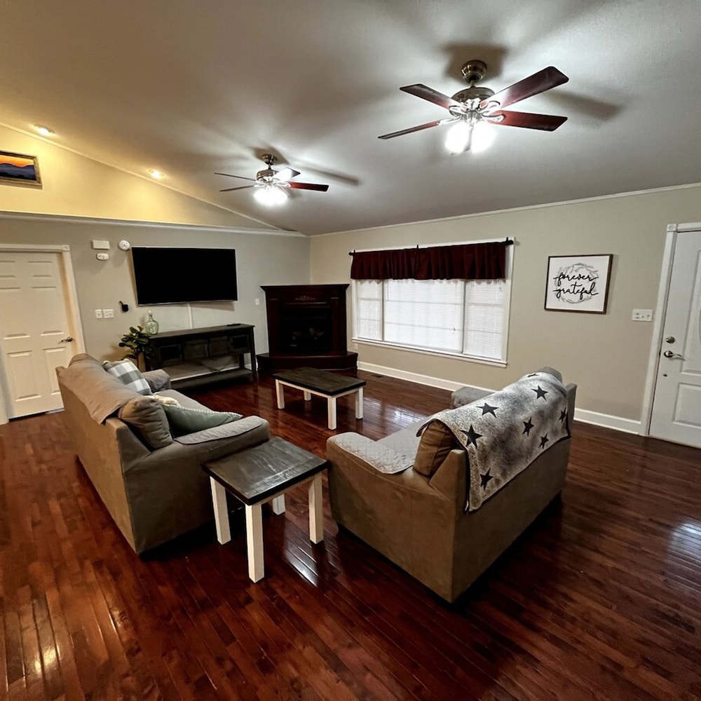 Pet Friendly Fire Pit Movie Theater Pool Sauna view 3