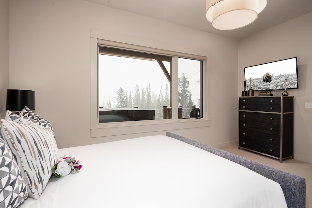 83b Lodgeside 3 Bedroom Townhouse by Moonlight Basin Lodging view 4