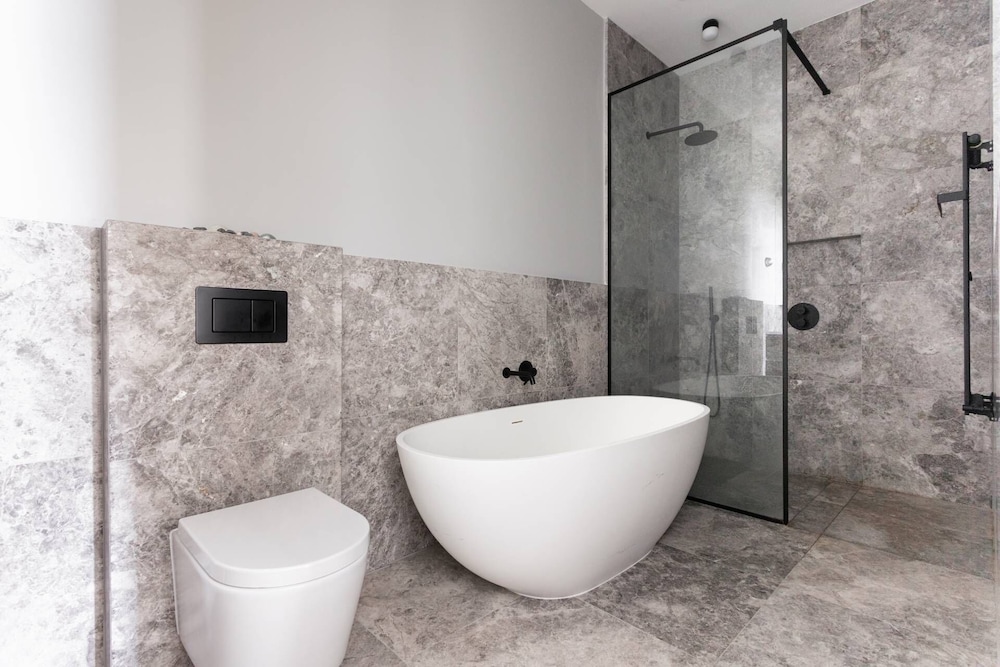 Redcliffe Square XII by Onefinestay