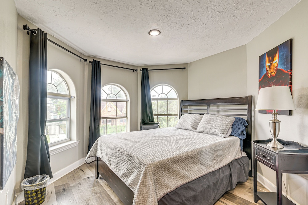 2 Mi to Dtwn: Walkable Apt in Houston!