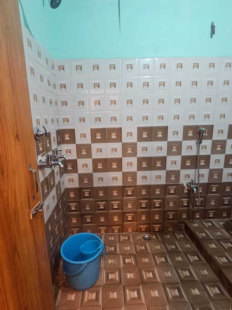 New Bhabani Hotel