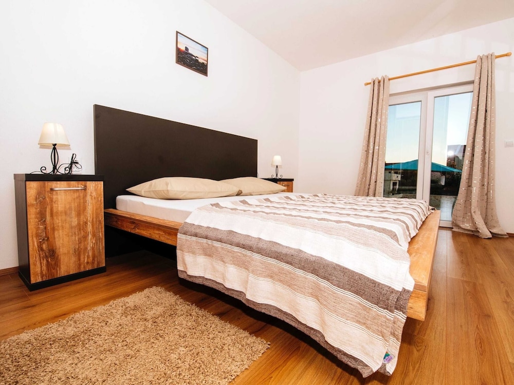 Charming Holiday Home With Private Swimming Pool, Big Garden, Near the Sea view 2
