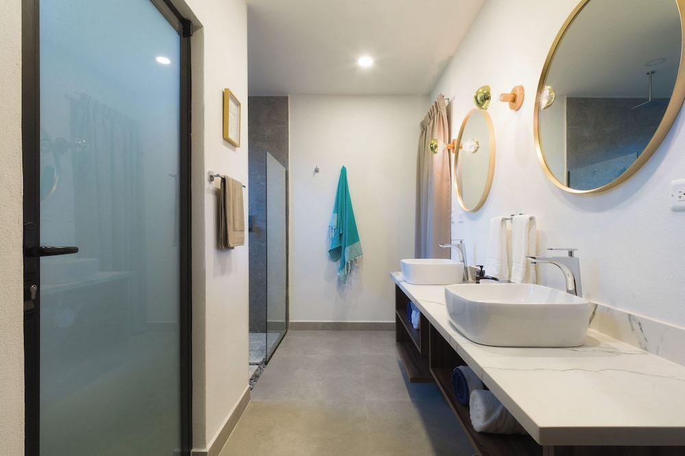 Casa Bo Jungle - Steps to Tamarindo Beach - Surf & Pool