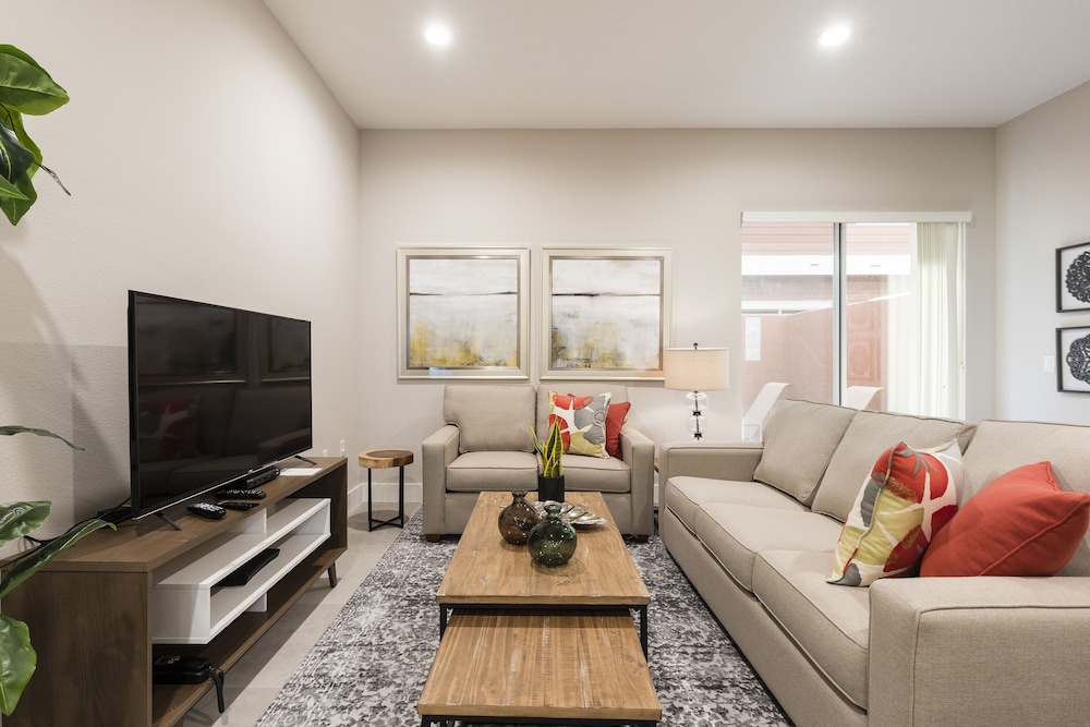 Summerville Vacation Homes by Columbia Management
