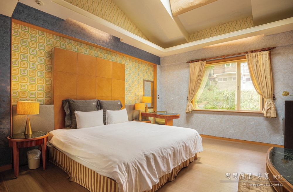 Regale Villa Hotel