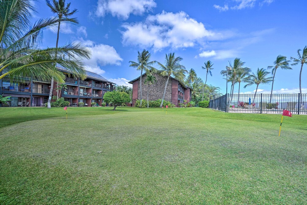 Breezy Kaunakakai Retreat w/ Community Pool!