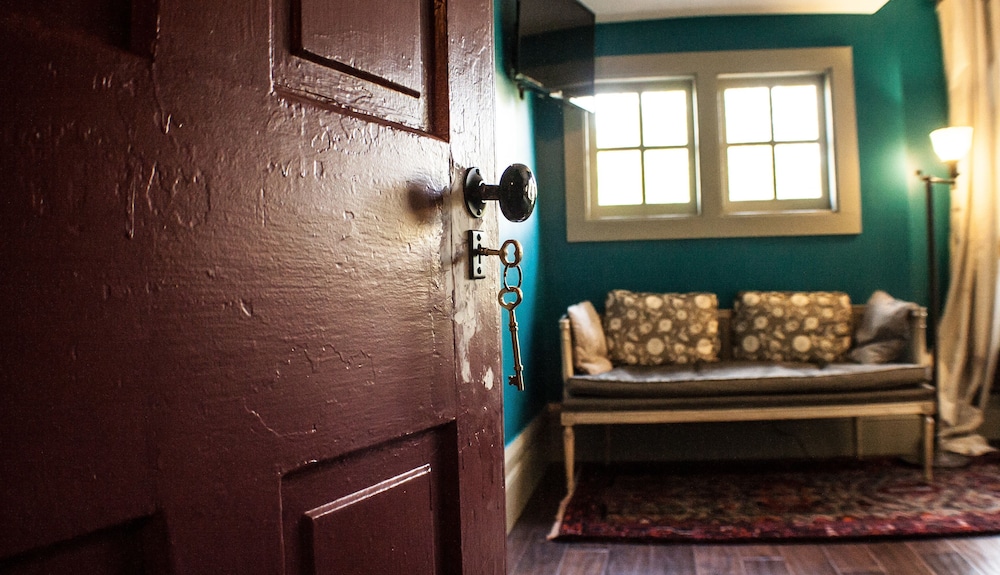Judson Heath Colonial Inn