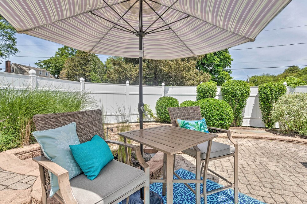 South Kingstown Vacation Rental: 2 Mi to Beach!