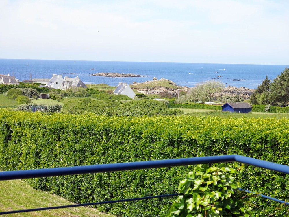 Holiday Home in Lampaul-plouarzel Nearby sea