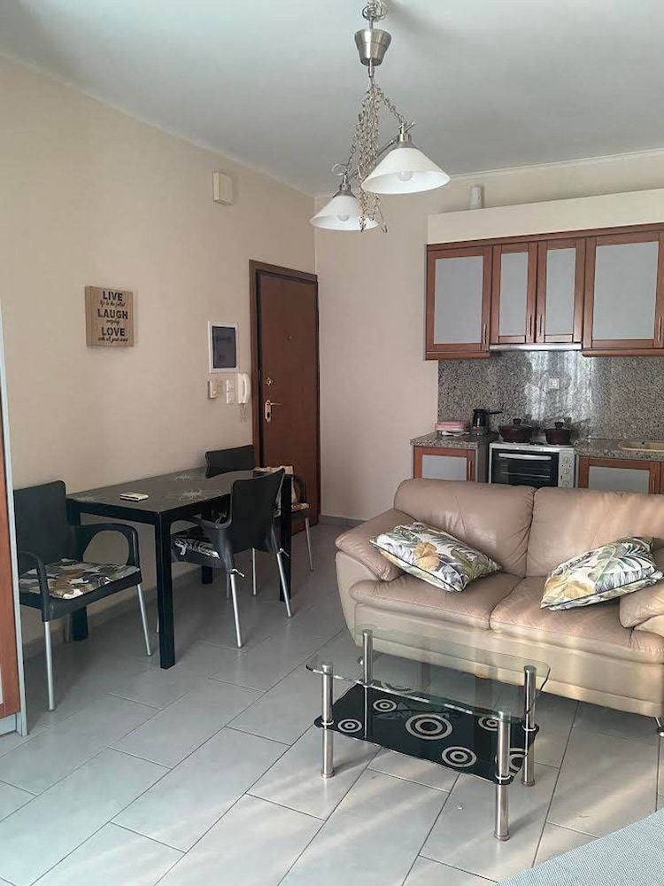 Arethousa Urban View - Chalkida s Cozy Nest