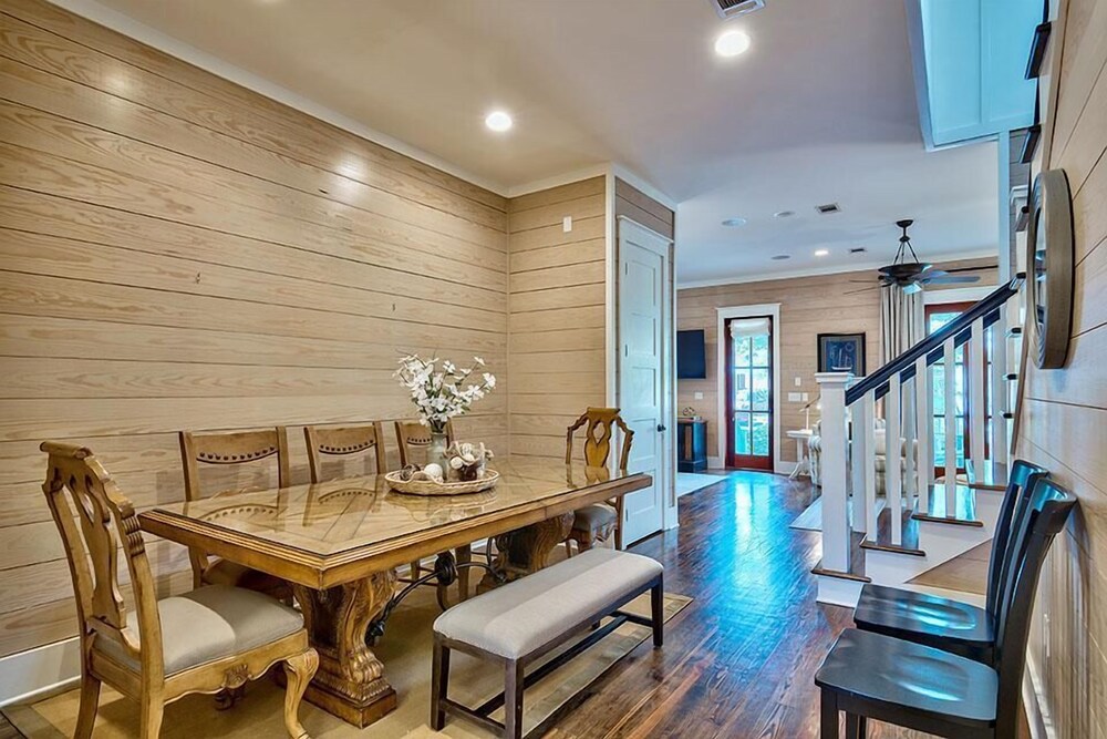 Ocean 52 3 Bedroom Holiday Home by Five Star Properties