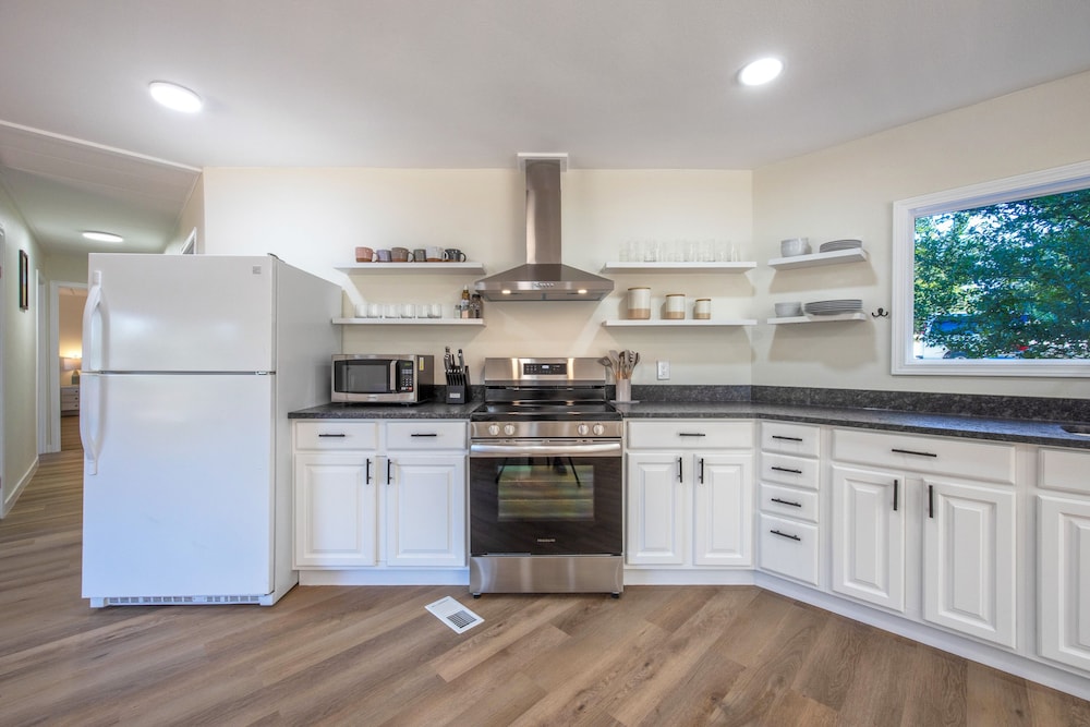 Orchard Haven Combo 6 Bedroom Home by RedAwning