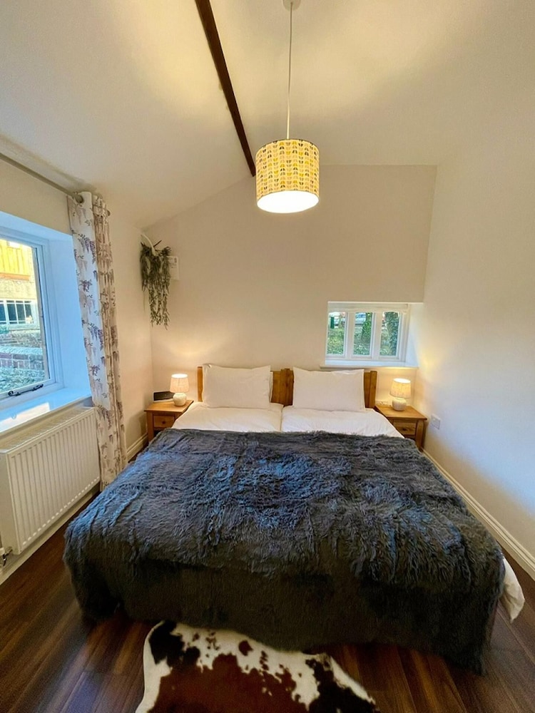 Charming 2-bed Lodge in Dorchester view 4