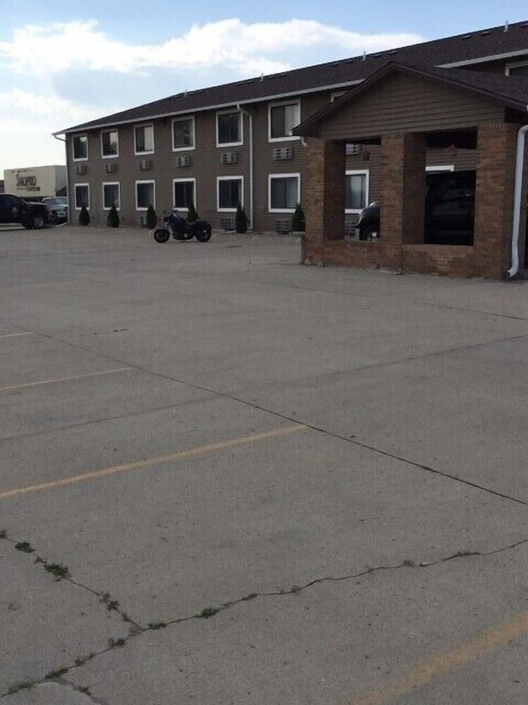 Clarion Hometown Inn