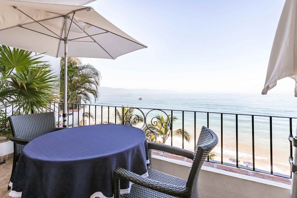 Ocean View 2Br Condo-balcony-beach-pool - 610