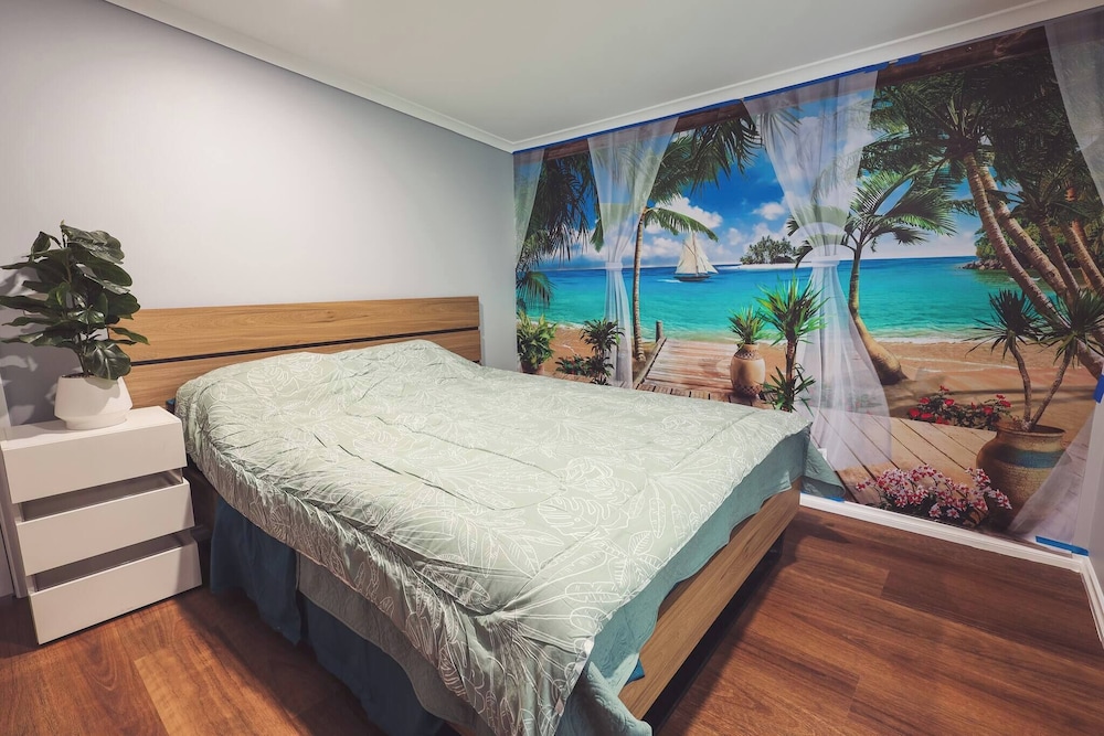 Cozy Family Home in Long Gully, Perfect for Relaxation