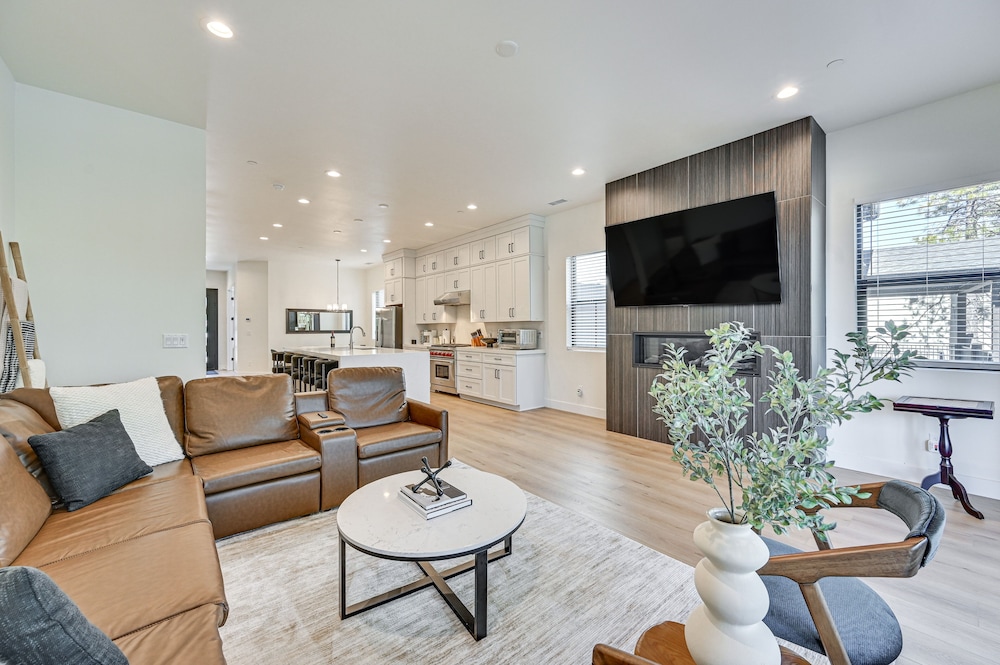 Flagstaff Group Getaway w/ Game Room & Deck