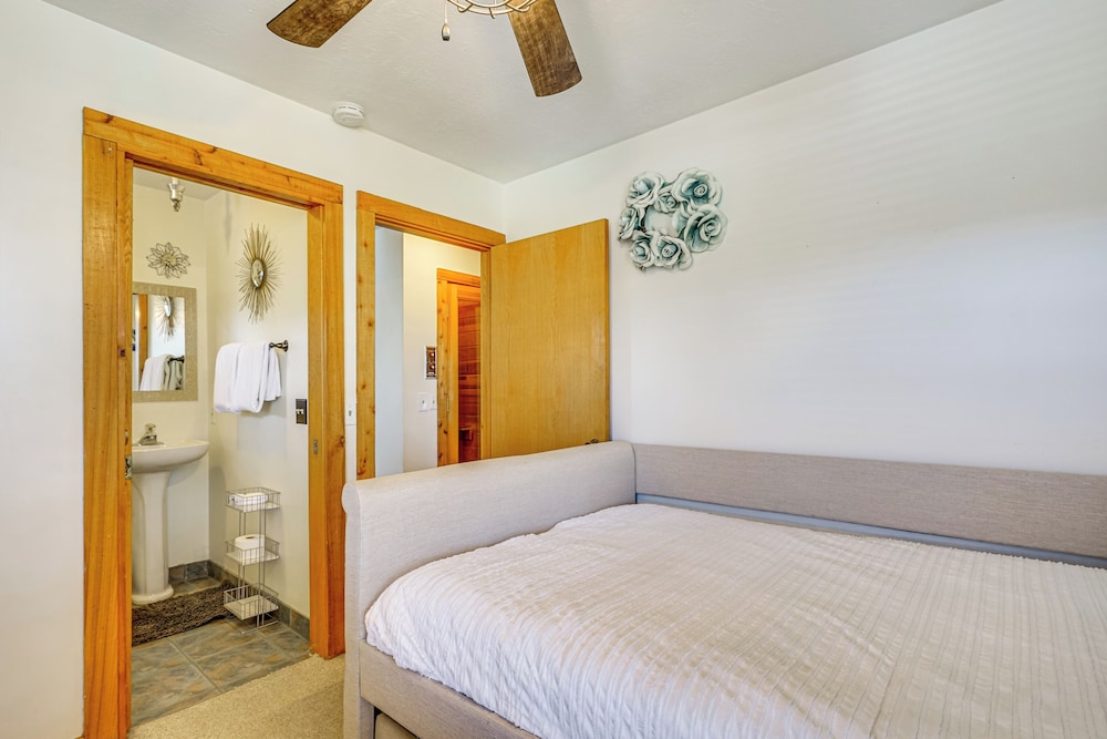 Walk to Old Town Park City: Unit w/ Shared Hot Tub