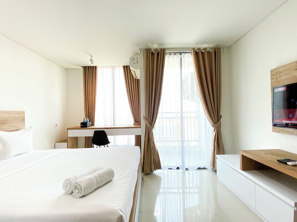 Wooden Touch Studio At Lrt City Bekasi Apartment
