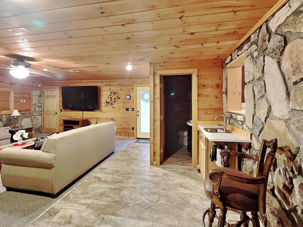 Gatlinburg's Hidden Gem by Jackson Mountain Rentals