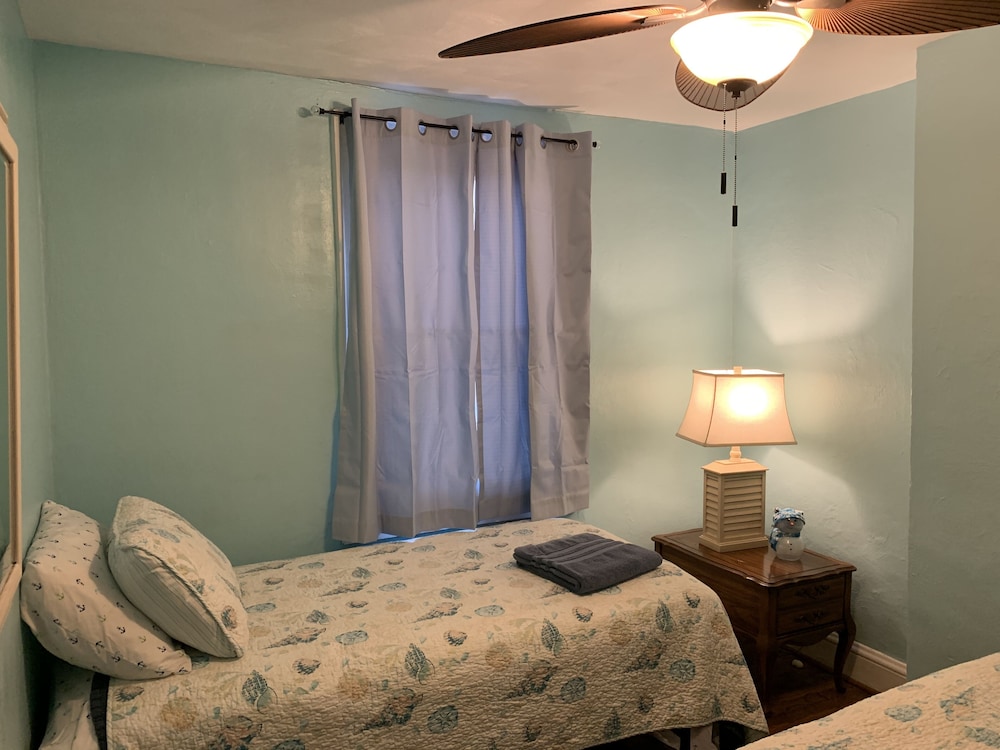 Beach Front On The Bay 3 Bedroom Bungalow