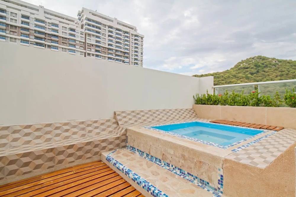 Apartasuites Sierra Beach - Vista al Mar
