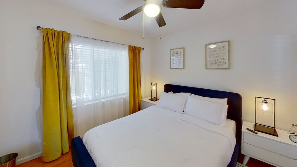 Disneyland Renovated 3BR Fullerton House w Garage Fenced Yard p56