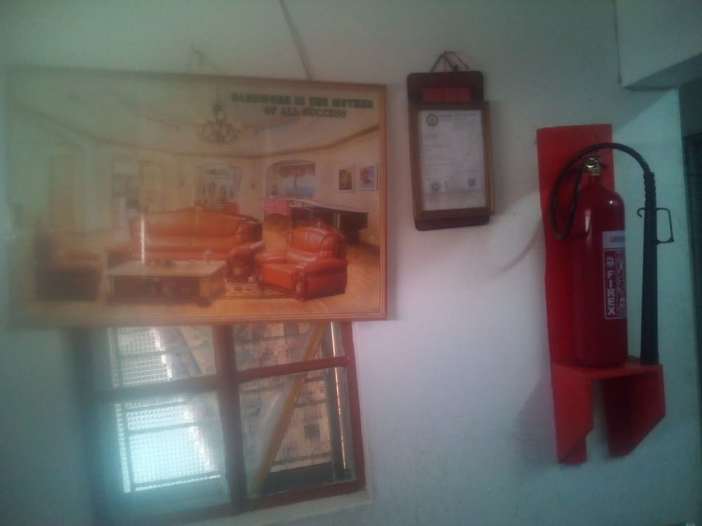 Photo 10