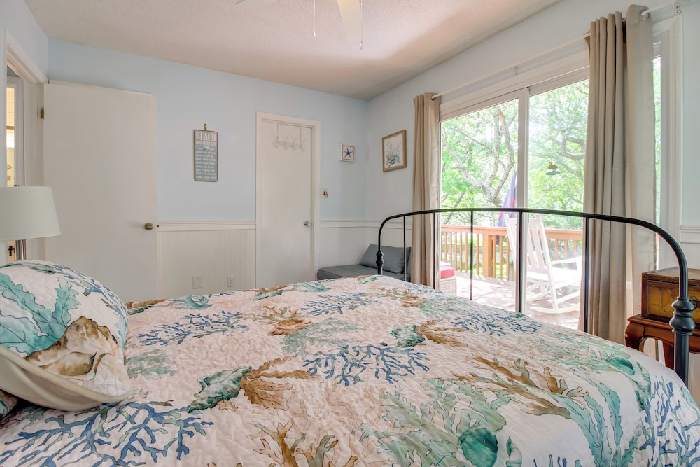 Walk to North Topsail Shores: Beach House w/ Gear!