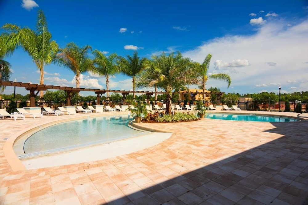 Family Getaway 3BR 2BA Lucaya Resort