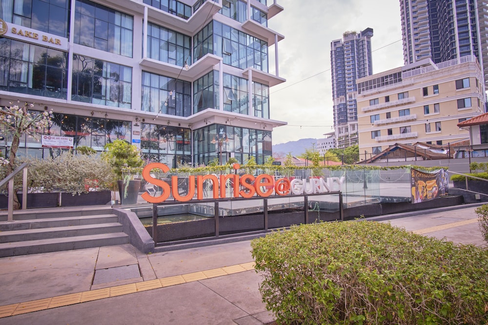 Family Suite Sunrise Gurney Penang photo 1