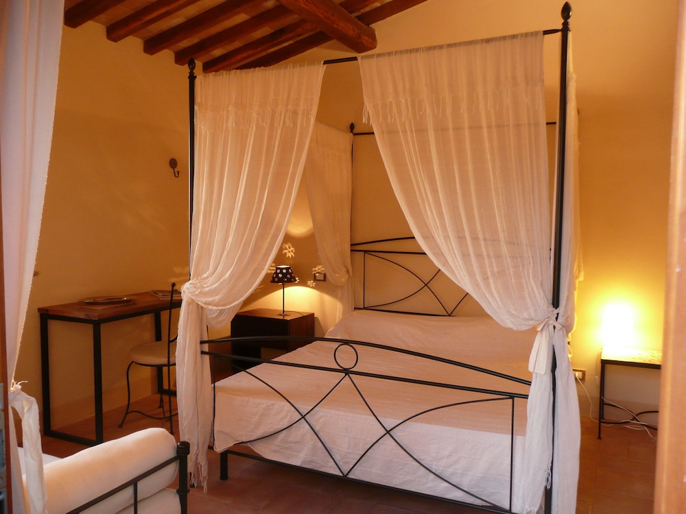 Montarlese Eco-Lodges view 4
