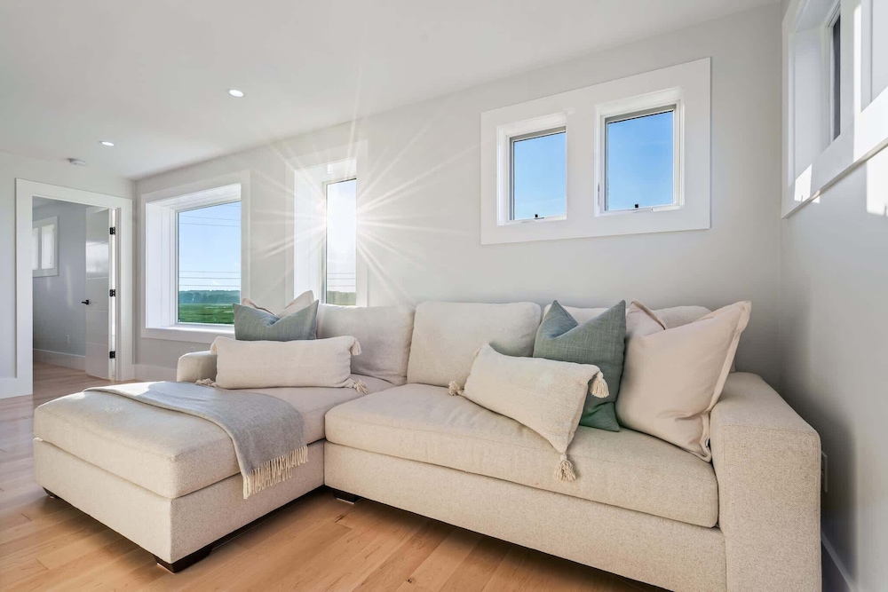 Brand New Home Ocean Views Wolf Appliances