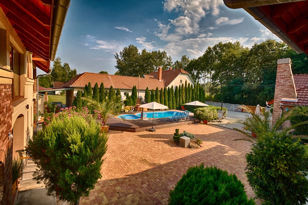Erdei Guesthouse