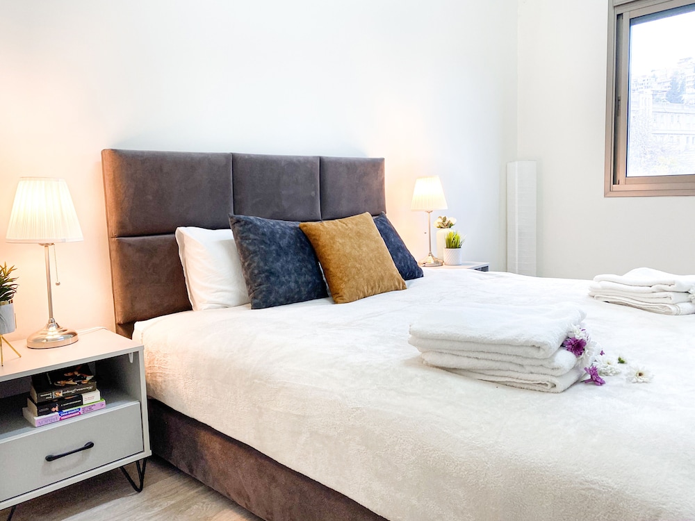 Mary's Well 3 BR by Ahlan Hospitality view 4
