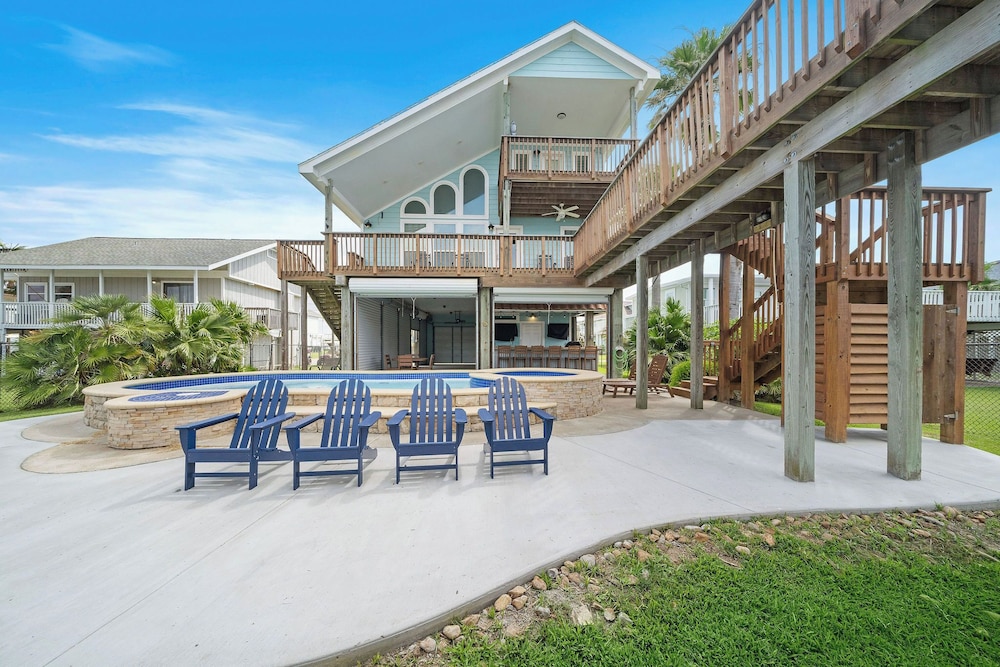 Margaritaville on the Bay by Ryson Vacation Rentals