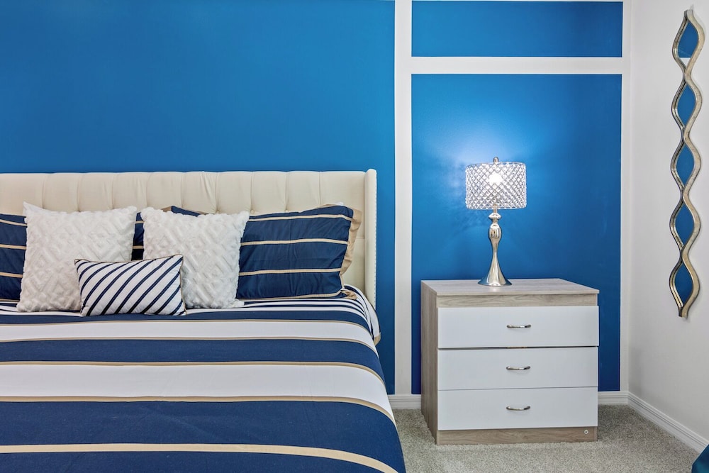 Orlando Adventure Awaits 4BR Townhouse
