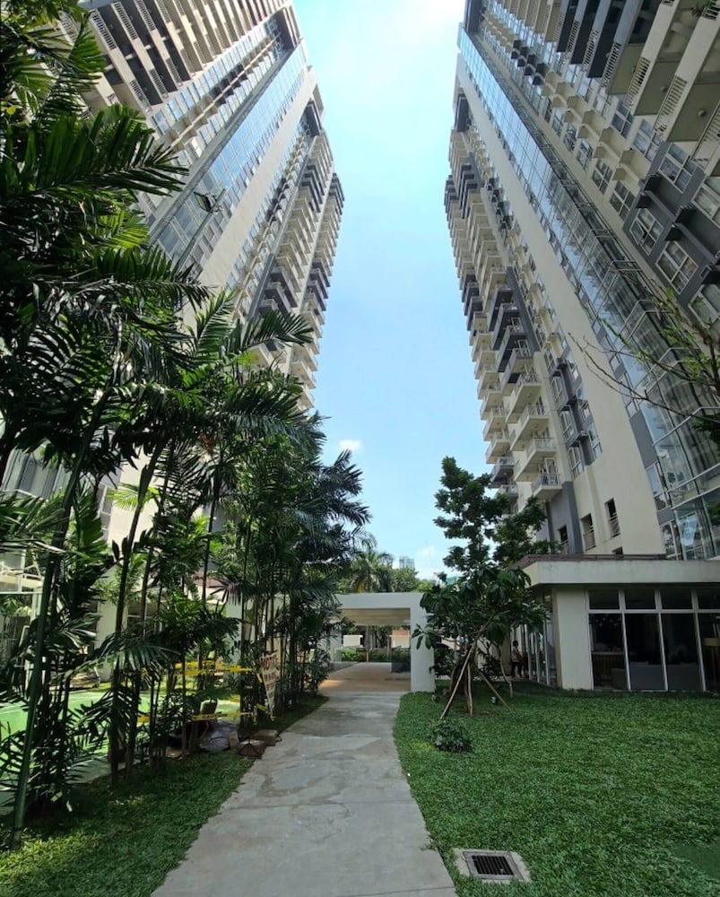 Kasara T1-4k Urban Staycation
