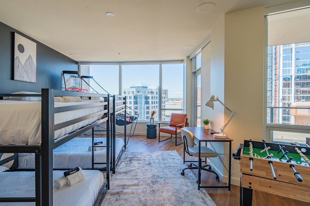 ROVE LIVING/KL - 44 Monroe