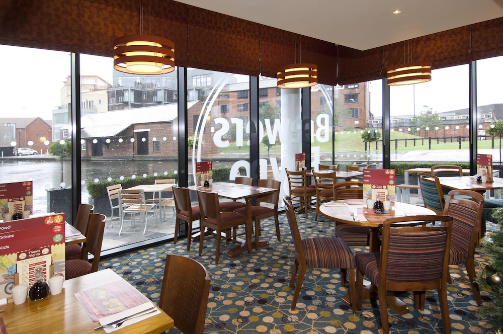 Premier Inn Walsall Town Centre 5