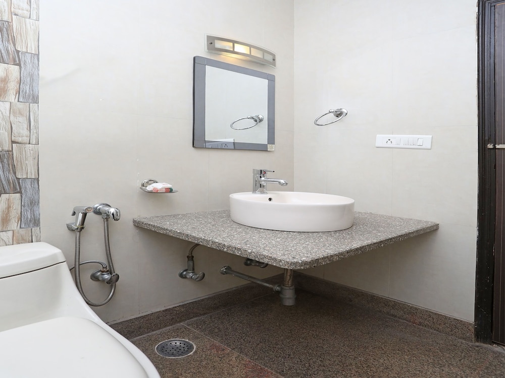 OYO 11761 WhitePod Inn