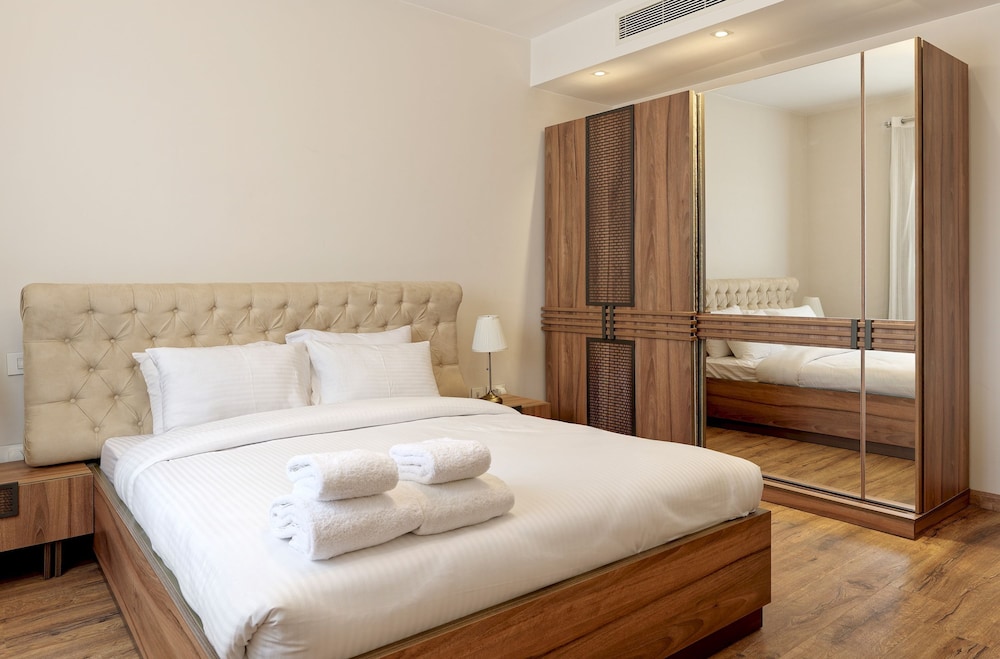 Vesta - Luxury Apt- 2Br - CFC XV
